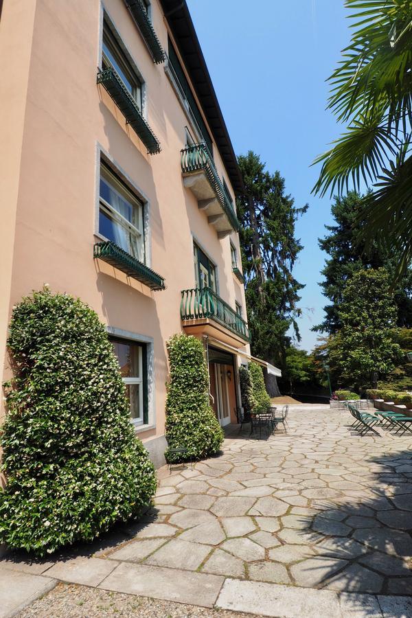 Casa Mondadori Bed & Breakfast Meina Exterior photo