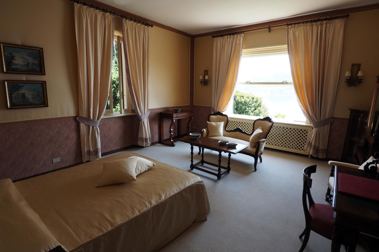 Casa Mondadori Bed & Breakfast Meina Exterior photo